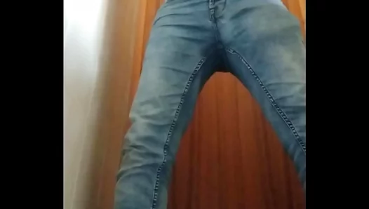 Davids Hot Solo Ride: Steamy Gay Handjob Action – Amateur Fun 18+