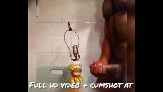 Hairy Italian Beast JERKS Off CUMS On Lamp In HOT Solo Session – XXX