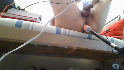 Amateur Gay Guy Rides Vibrating Beast for Mind-Blowing Anal Bliss – 18+