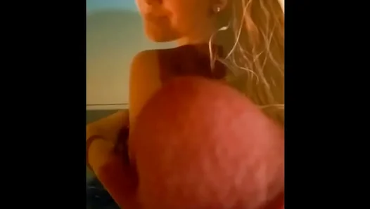 Beach Beauty Strips Down for Steamy Solo Session – Hot Milf Pays off Her Craving