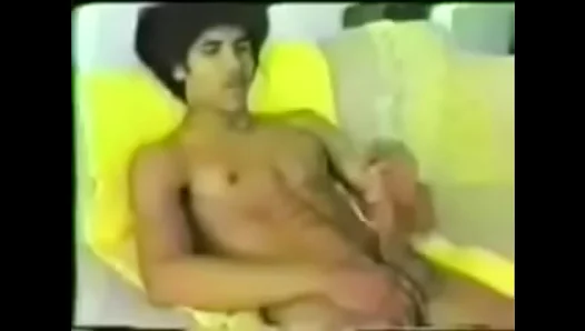 John Taylor Flaunts His Huge Hardcock in Retro Golden State Glory – GaySoloArchive