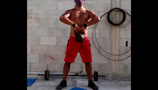 Sweat-Drenched Latino Stud Flexes Ripped Physique in Scorching Outdoor Gym Session –