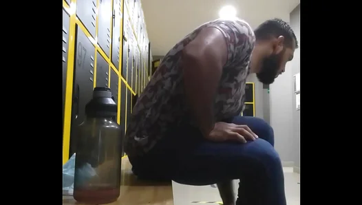 Big Bear Goes Wild in Gym Showers – Steamy Gay Masturbation Scene – HotGayMasturbate
