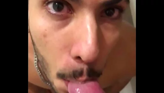 Hung Young Stud Takes Thick Load Deep Throat — AmatuerGayAction 18+