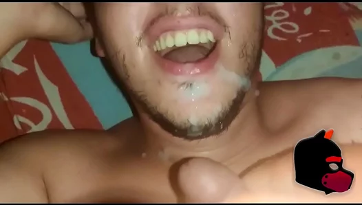 Hot Amateur Blowie in Tent Blows Up With Steamy Facials – XXXGayTentFun