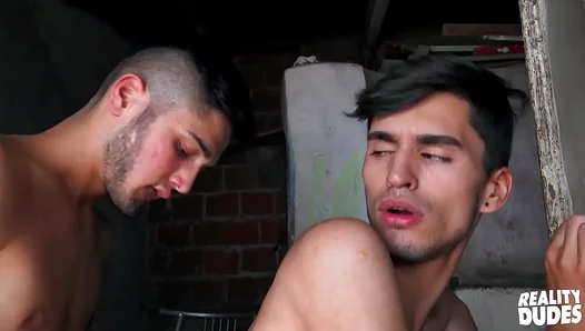 Hungry Bottom Takes Dominant Tops Massive Load in Wild Blowsuck Pound Session –