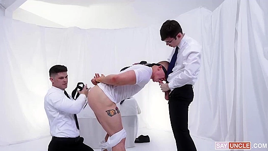 Devon, Dakota Alex Go Wild in Steamy Missionary Threesome – Naughty AF 18+