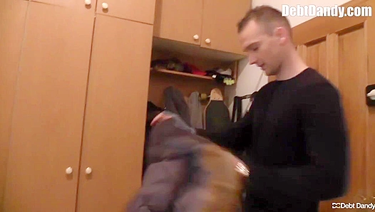 Flexi Booty Lover Preps for Big Dick Stretch Session – DebtDandy 18+