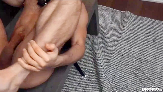 Hairy Stud Ian Greene Takes Poundin from Top – BromoUSA 18+