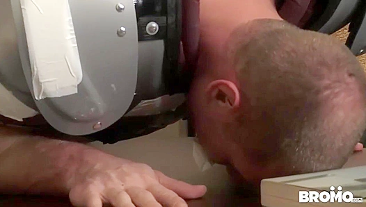 Jordan Levine Beau Warner Go Wild in Steamy Bareback Scene – Fresh Meat 18+