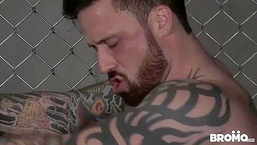 Scott Riley Dominates Rival With Cage-Fed Ass Ride – BromoUS