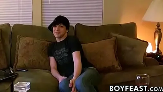Emo Twink 18+ Gives Wet Blowjob Then Takes Hard Bareback Ride – Wild Gay Scene