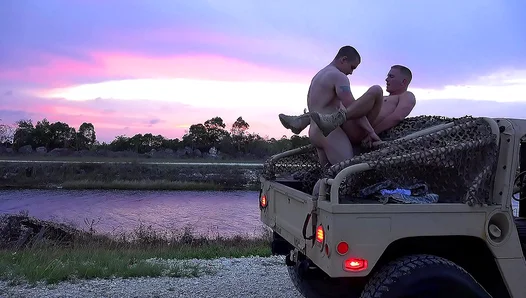 Hardcore Hookup: Horny Soldiers Fuck Wild Outdoors – XXX Adventure