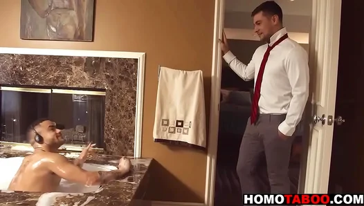 Stepbrother Claims Me Hard After Our Fight Over You – GayPornHeat 18+