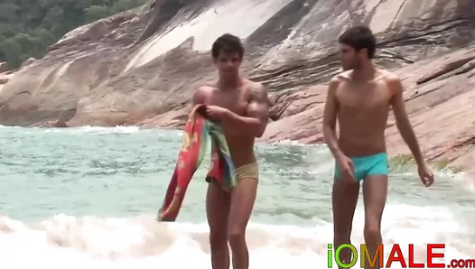 Latin Lovers Unleashed: Kaike Jock Go Wild Fuck Session Under Sunlight – 18+