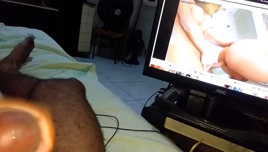 Exchange of Pleasure – Capixaba Guy Jerks Off in Steamy Gay Encounter