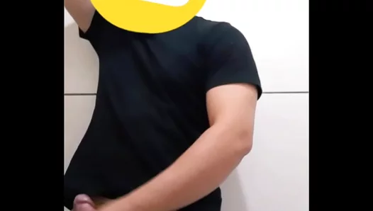 Hot Blowjob Action: Gay Amateur Goes Wild in Solo Session – XXXTube 18+