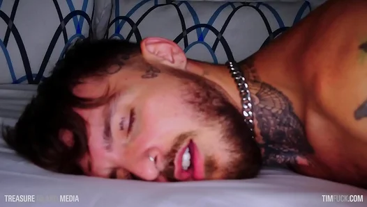 Tattooed Beast Rides Blow Job to Exhaustion – Beefy Muscle Stud Dominates