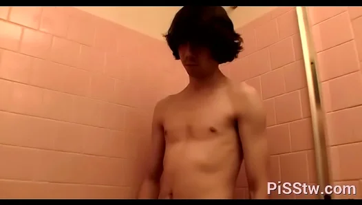 Pissing Playtime: Horny Twinks Go Wild Live on Cam – GayHardcore 18+