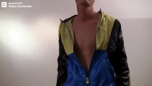 Nave 18YO Stripper Turns Gay After Steamy Naked Dance for Stranger – AmatuerGayScene 18+