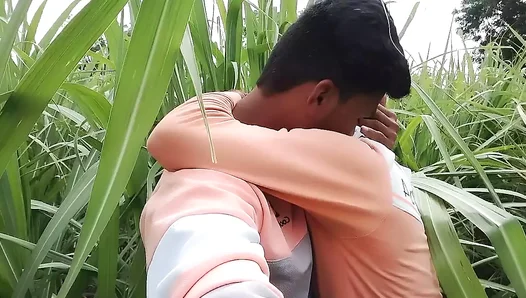 Steamy Encounter in the Field: Two Men Lost in Passion Among Indian Sugarcanes – 18+