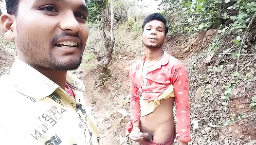 Lost in the Wild: He Jerks Off Under the Midday Sun – Steamy Outdoor Fun