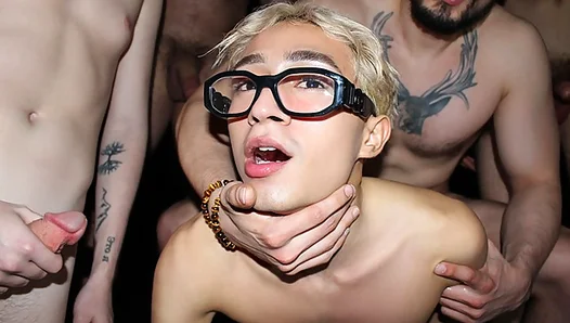 Ander Wolfsons Wild Initiation: Gangbanged by Donovan Reece Crew – 18+