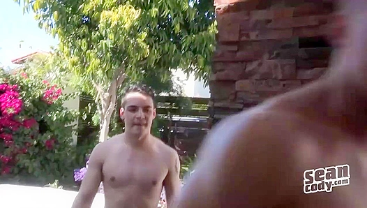 Sensual Massage Leads to Steamy Bareback Action – Jack Ollie Go Wild SeanCody