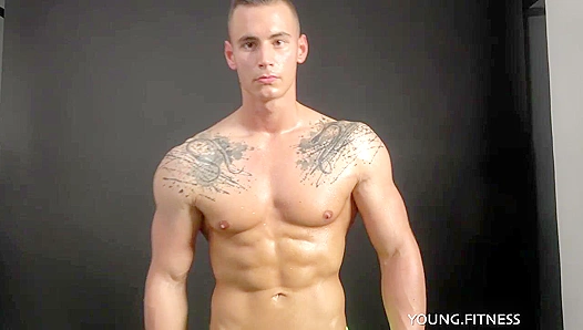 Oiled-Up Asian Stud Shows Off Glistening pecs – Sexy Muscle Action 18+