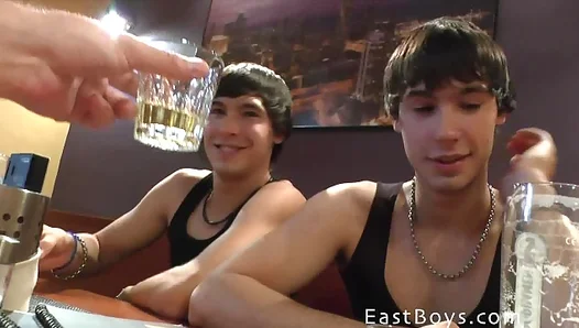 Aston Exclusive – Steamy Gay Encounters with Gorgeous Guys – AstonMen 18+