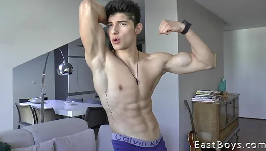 Jared Shaws Hot Live Cams from Prague – Steamy Gay Shows 247 – TinyGays 18+