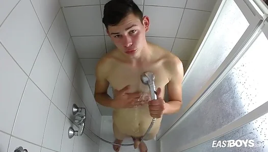 Roger Cosseys Steamy First-Day Shower Fantasy – Hot Gay Scene 18+