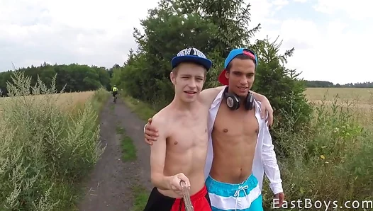 Adorable Twinks 18+ Spill Secrets of Steamy Summer Hookups – CuteTwinkEscapades.com