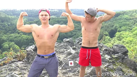 Muscle Motion: Summer Handjobs Heat Up as Biceps Pop – Gay Adventures 18+
