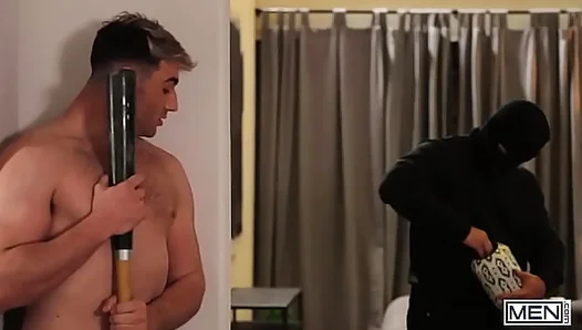 Nate Grimes Feeds His Thick Load to Two Eager Studs – MEN Premium