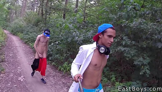 Sun-Kissed Twink Escapades: Steamy Beachside Hookups – AdorableTwinks 18+