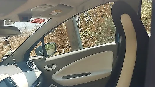 Pissing Outdoors: Hot Guy Takes a Wild on Dirt Road – XXX Action 18+
