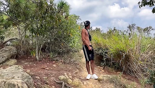 Lost in the Wild: Steamy Gay Encounters Amid Mountain Peaks – 18+
