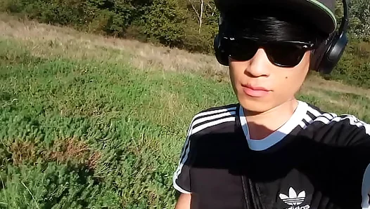 Jon Arteen Flashes His Cock Pisses Outside – Steamy Asian Gay Scene