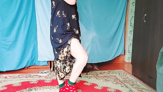 Blonde Hot Mommy Vibes: Gay YouTuber Serves Milf Realness in Cute Dress – KittyCross