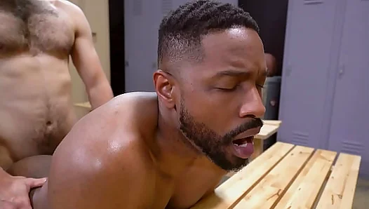 Hard Locker Room Fuck: Black Stud Takes It Deep – Steamy Gay Scenes
