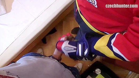 Submissive Czech Blond Takes Cum Shot to Face – PragueHunter 18+