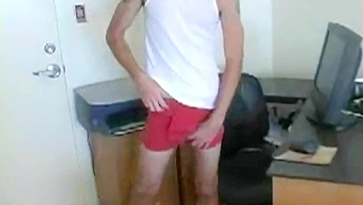 Justins Tech Heat Ignites Passion in the Circle Jerk Brotherhood – GayPornX 18+