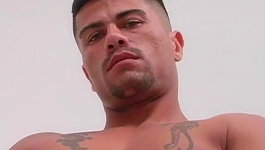 Jade Eyes Steel Abs: This Stallion Jerks His Thickest Rod Just For You – MenOver30