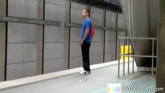 Hidden Hands: Guy Jerks Off Discreetly in Crowded subway station– SneakyStroke