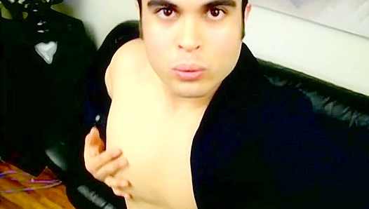 Pretty Boy Shows Off That Thick Booty Just For You – OurBoyFriends