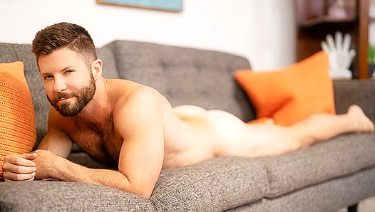 Bearded Stallion Holden Pumps His Thick Rod – SeanCodyXclusive