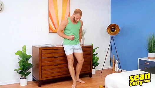 Bearded Hunk JERKS IT RAW BLASTS a LOAD – SeanCodyX