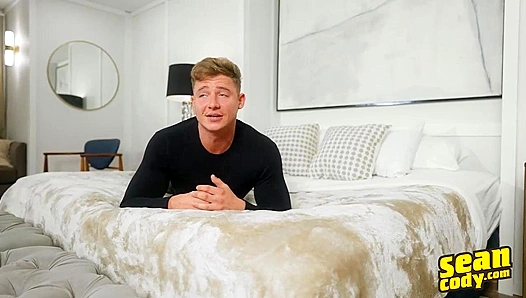Blonde Dream Max Jerks Off with Flawless Style – Hot Solo from SeanCody