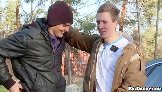 Hot Twink Seeks Secret Rendezvous for Steamy Outdoor Encounters – GayPornX 18+